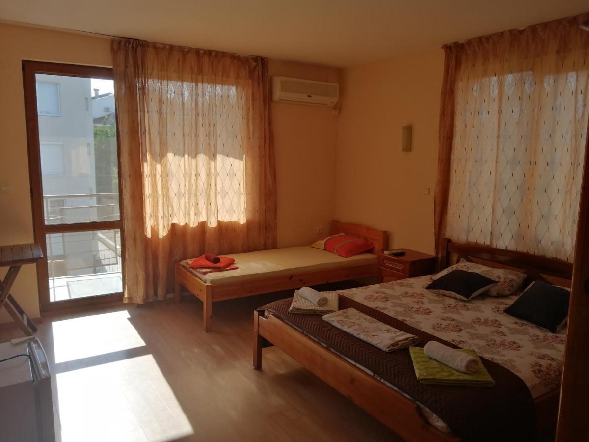 Guest House "Zora - Sarafovo" Burgas Exterior photo