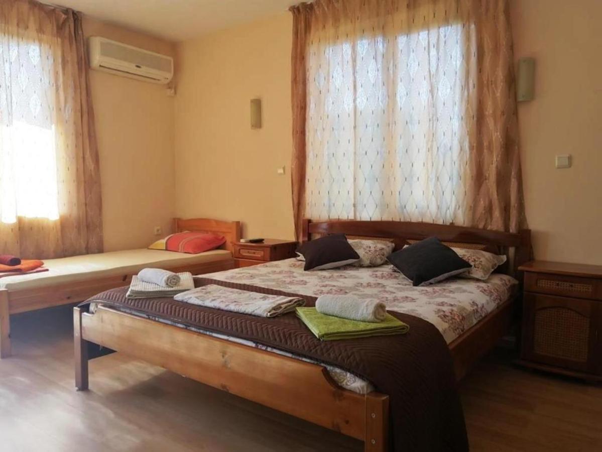 Guest House "Zora - Sarafovo" Burgas Exterior photo