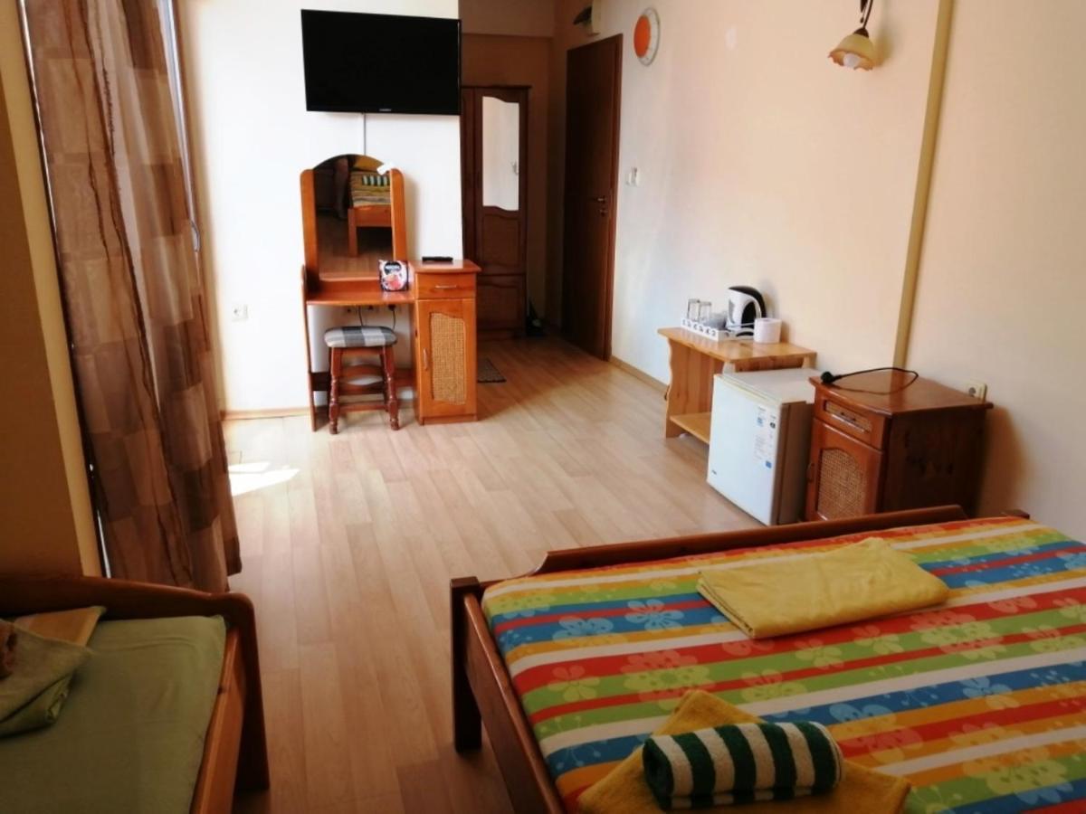 Guest House "Zora - Sarafovo" Burgas Exterior photo