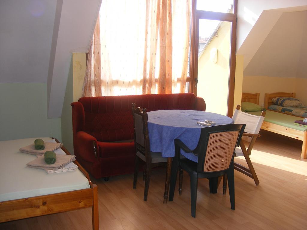 Guest House "Zora - Sarafovo" Burgas Exterior photo