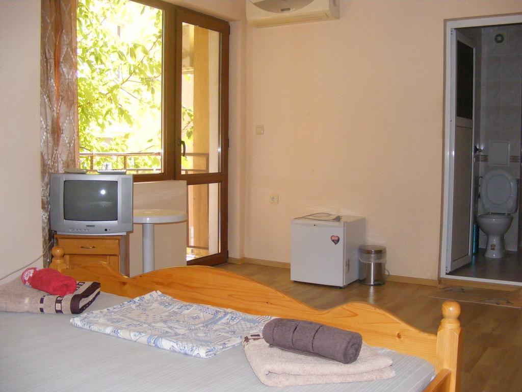 Guest House "Zora - Sarafovo" Burgas Exterior photo